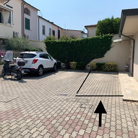 Elegante Villetta Viareggio Exterior foto
